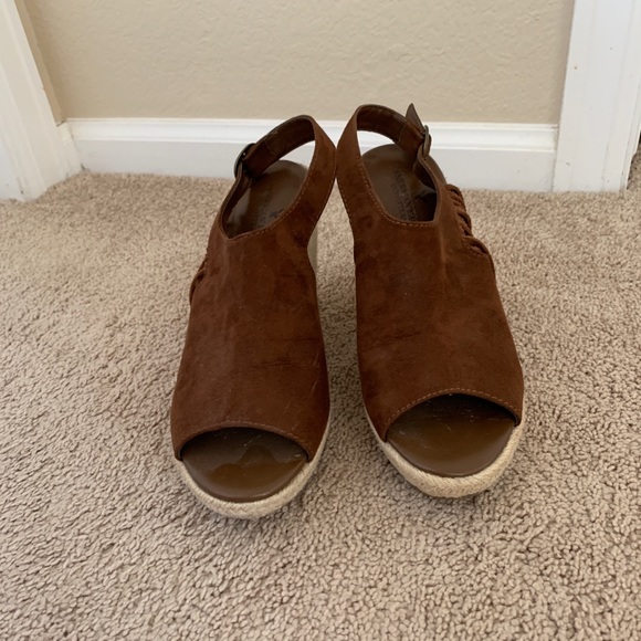 Cute Wedges! - Picture 4 of 4